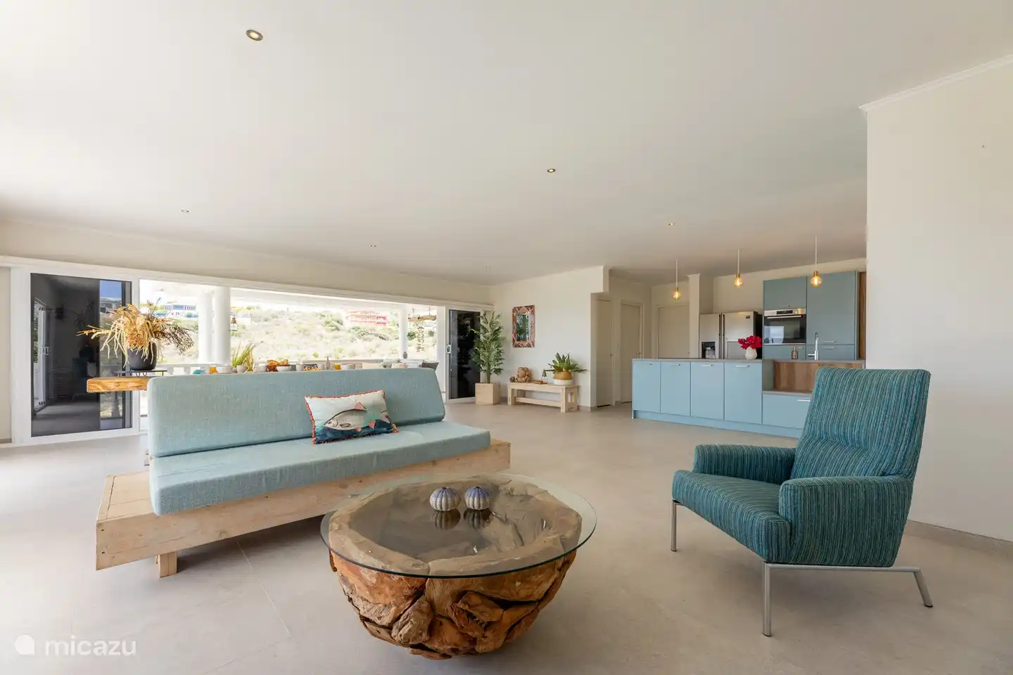 Upper floor: Sitting area living room.