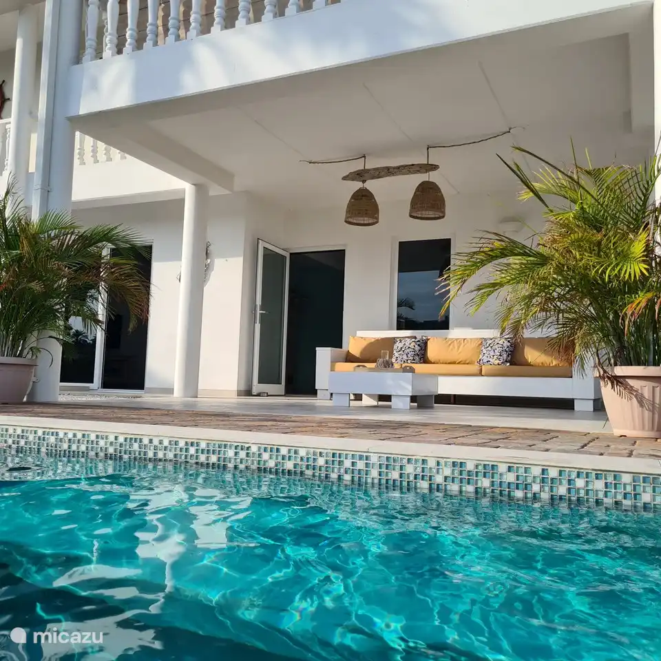 Ground floor Porche/veranda