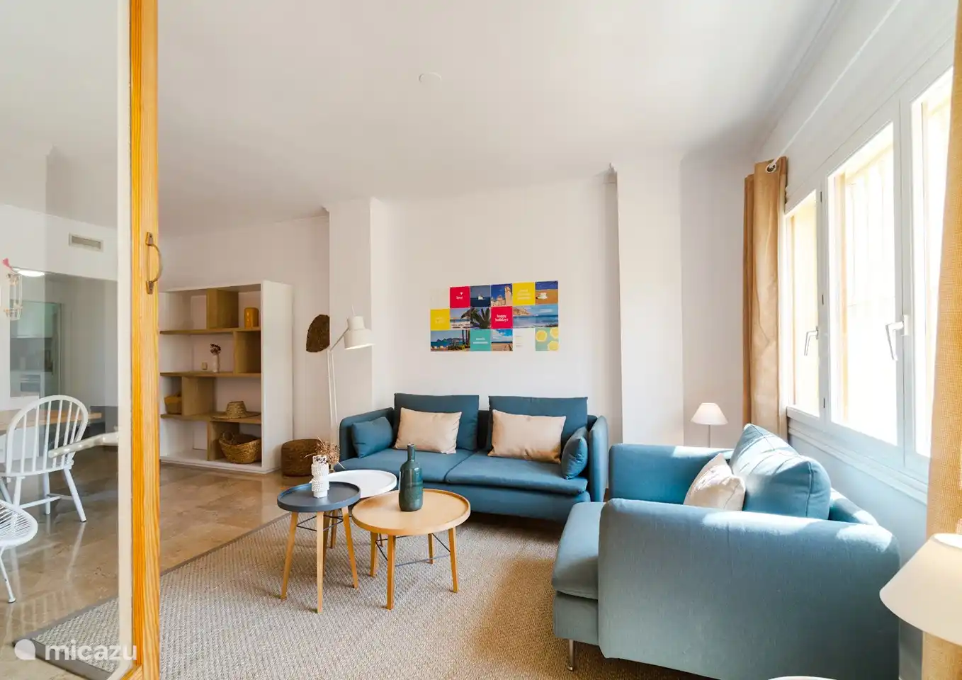 Wohnzimmer mit angrenzender Terrasse