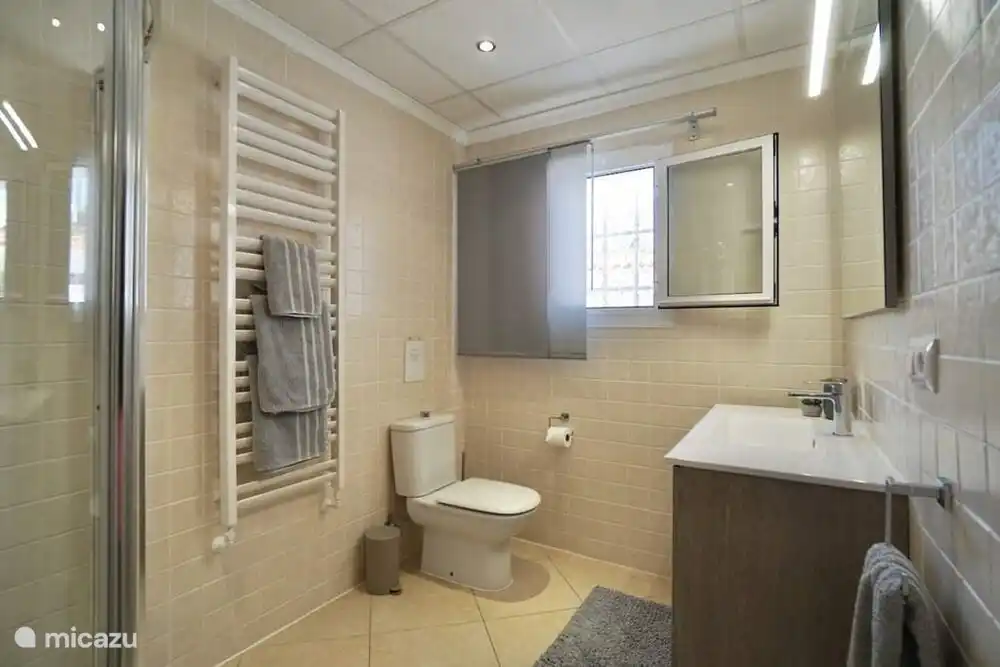 Salle de bain à l'étage