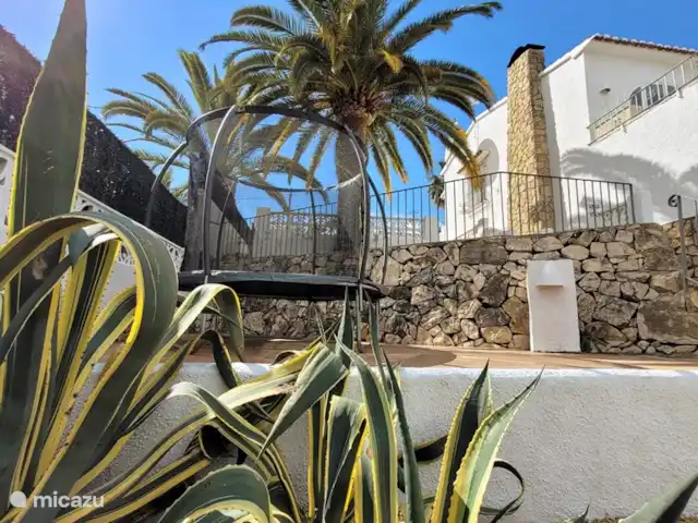 Casa Herradura en España, Costa Blanca, Benissa - villa Trampolín para los niños.