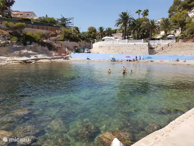 Casa Herradura en España, Costa Blanca, Benissa - villa Cala Advocat se puede llegar a pie en 15 minutos, donde también comienza el paseo ecológico, un precioso paseo hasta Calpe por la costa.