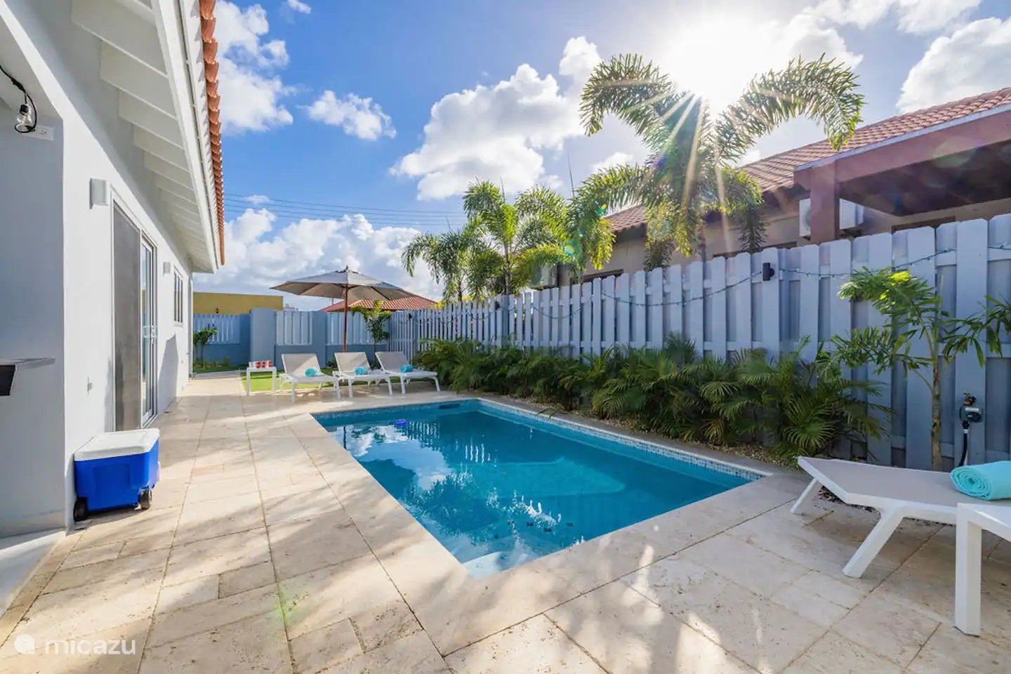 Tauchbecken mit Außendusche