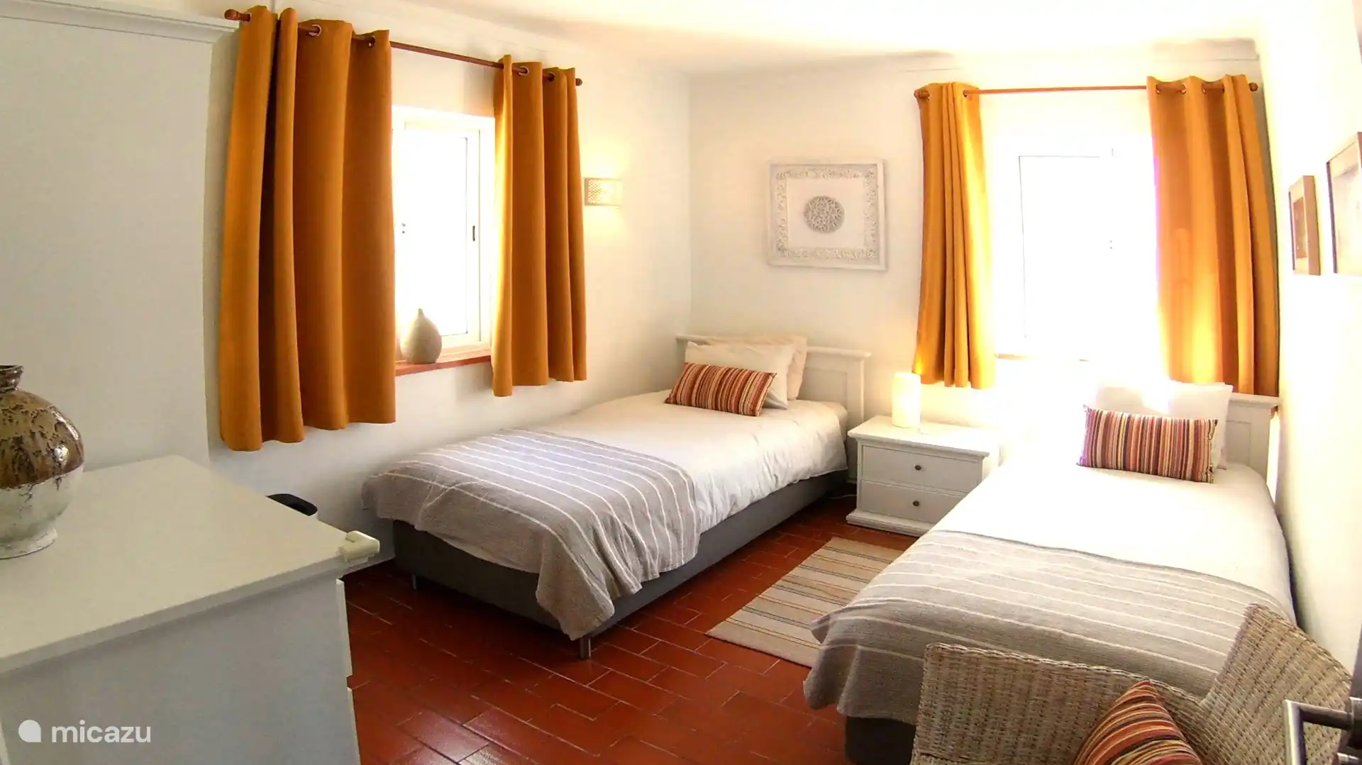 Das 2. Schlafzimmer mit ausgezeichneten Doppelbetten (nicht zu weich, nicht zu hart) 90 x 2 m.