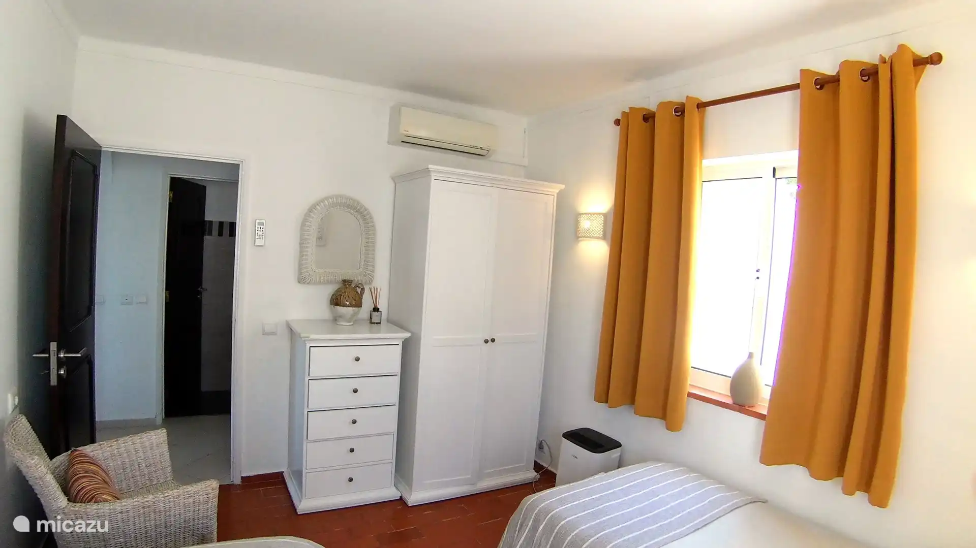 Das 2. Schlafzimmer mit ausgezeichneten Doppelbetten (nicht zu weich, nicht zu hart) 90 x 2 m.