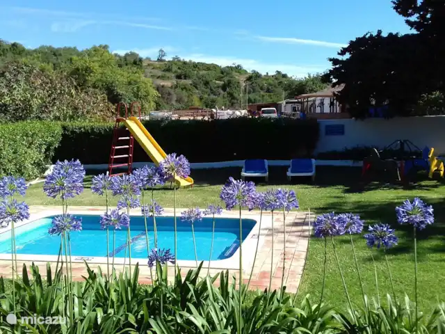 Casa Bela Vista vue fantastique sur la mer | Portugal, Algarve, Guia - maison de vacances La piscine pour enfants avec petite aire de jeux