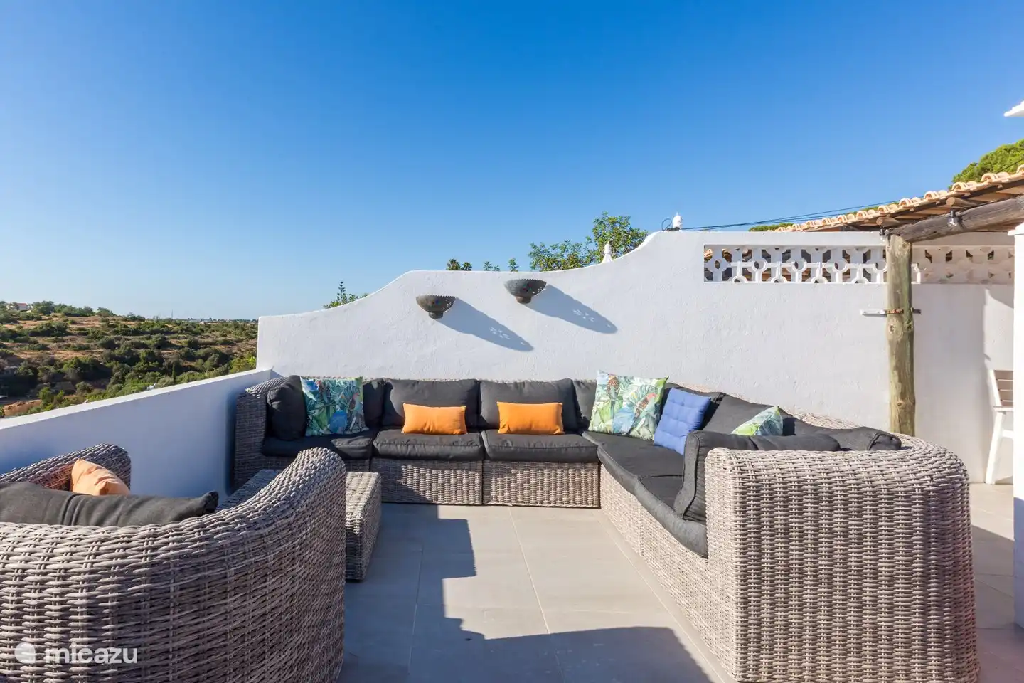 Das Lounge-Set auf der Dachterrasse