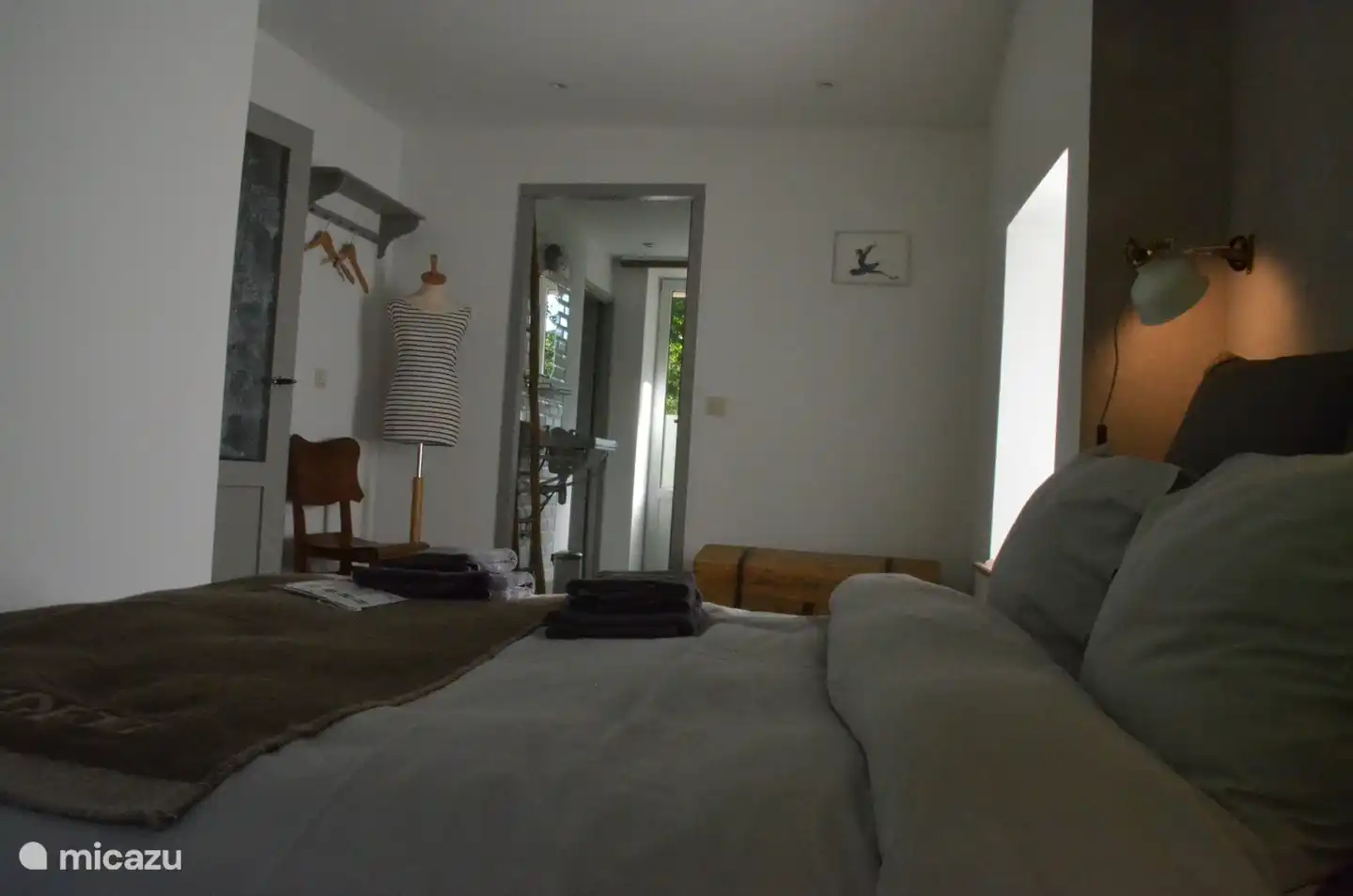 chambre avec salle de bain douche à l'italienne