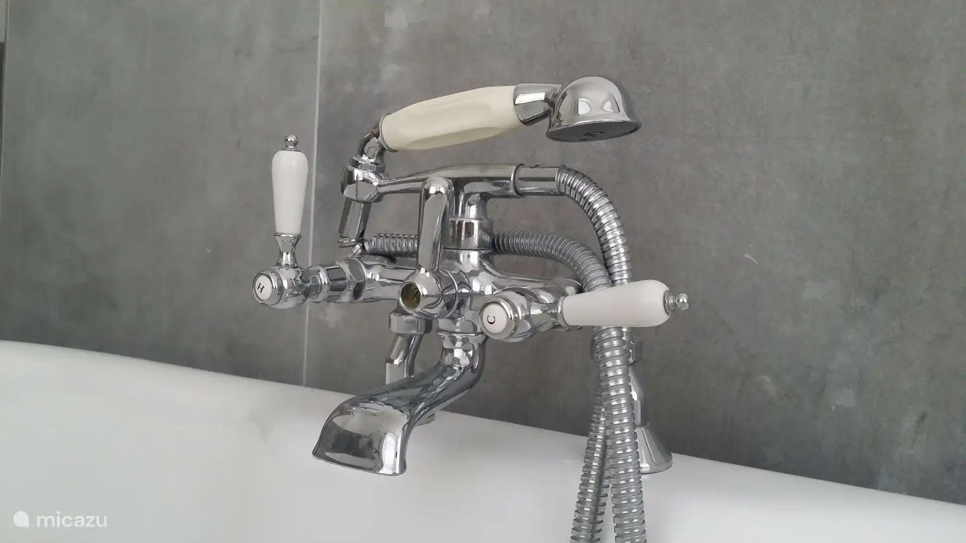 Bain de pieds authentique