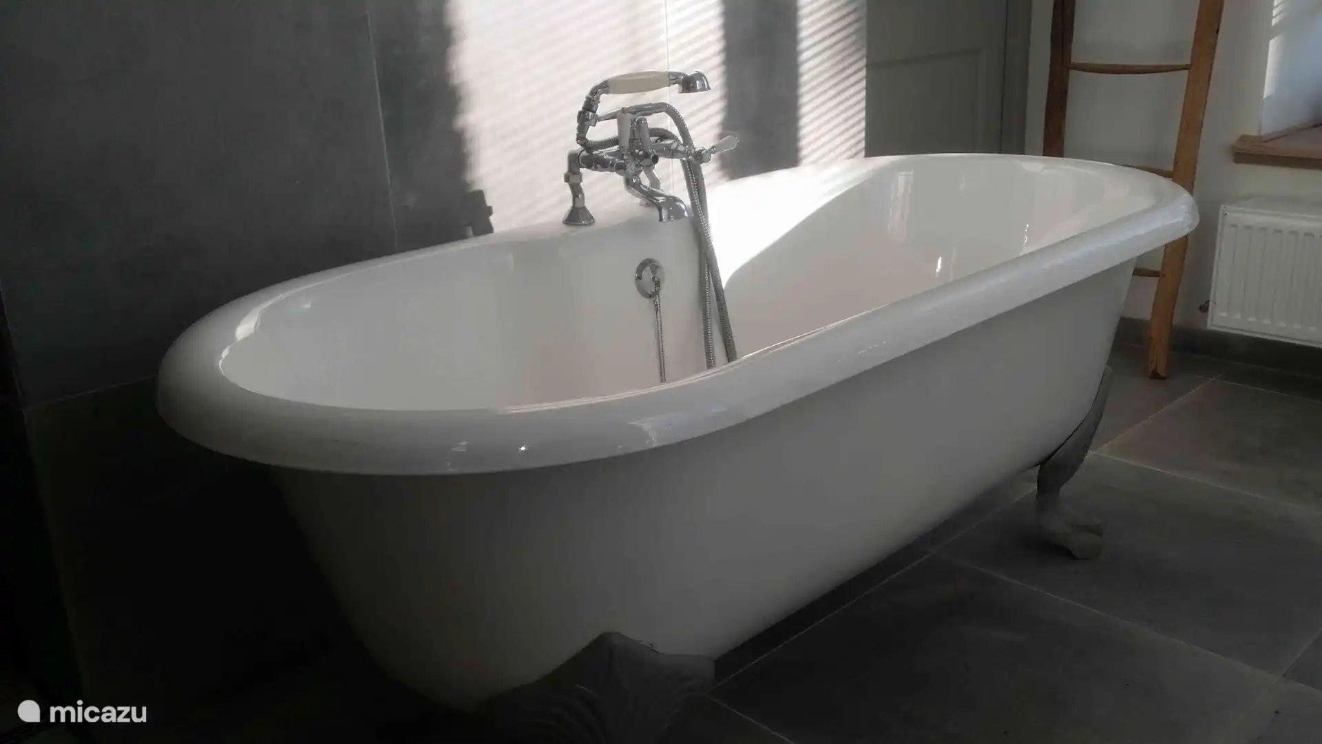 Bain de pieds authentique