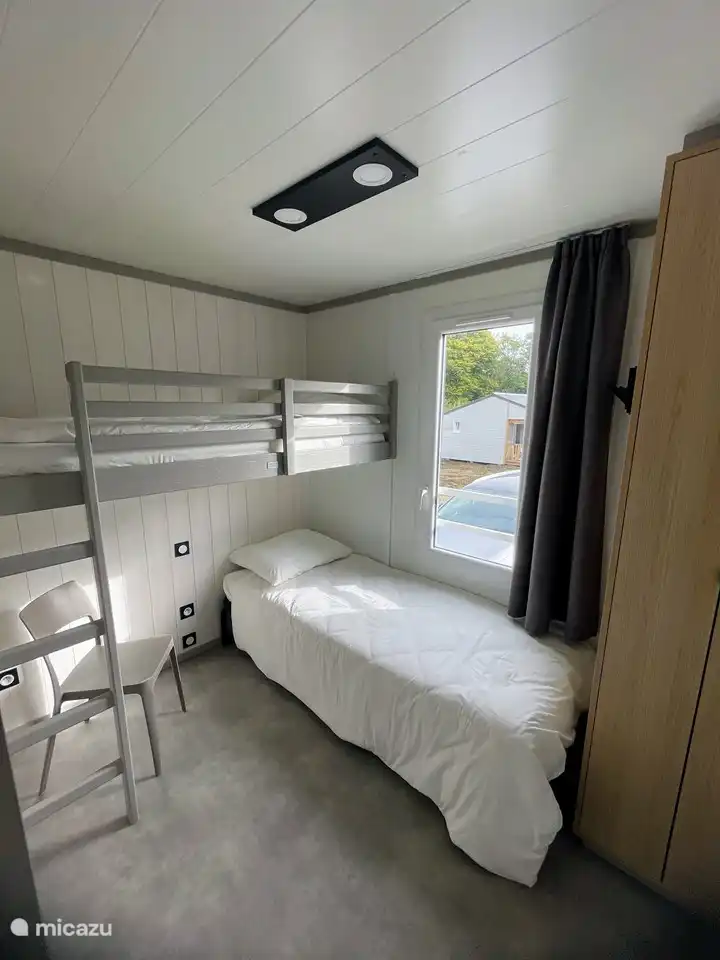 Kamer met twee bedden (90x200) en kastruimte