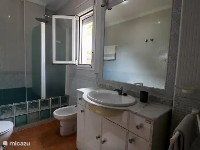 Casa Floralouz | Espagne, Andalousie, Roche - villa La salle de bain de la chambre principale
