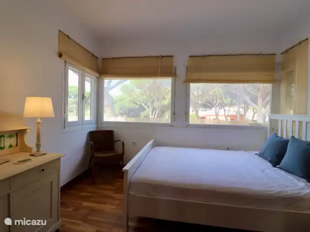 Casa Floralouz | Espagne, Andalousie, Roche - villa Chambre 2 avec vue sur le jardin