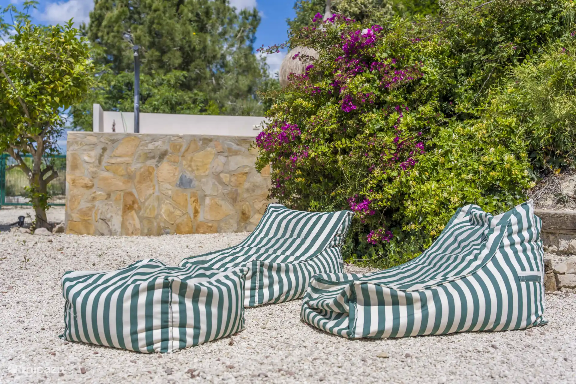 Enough space for lounging.