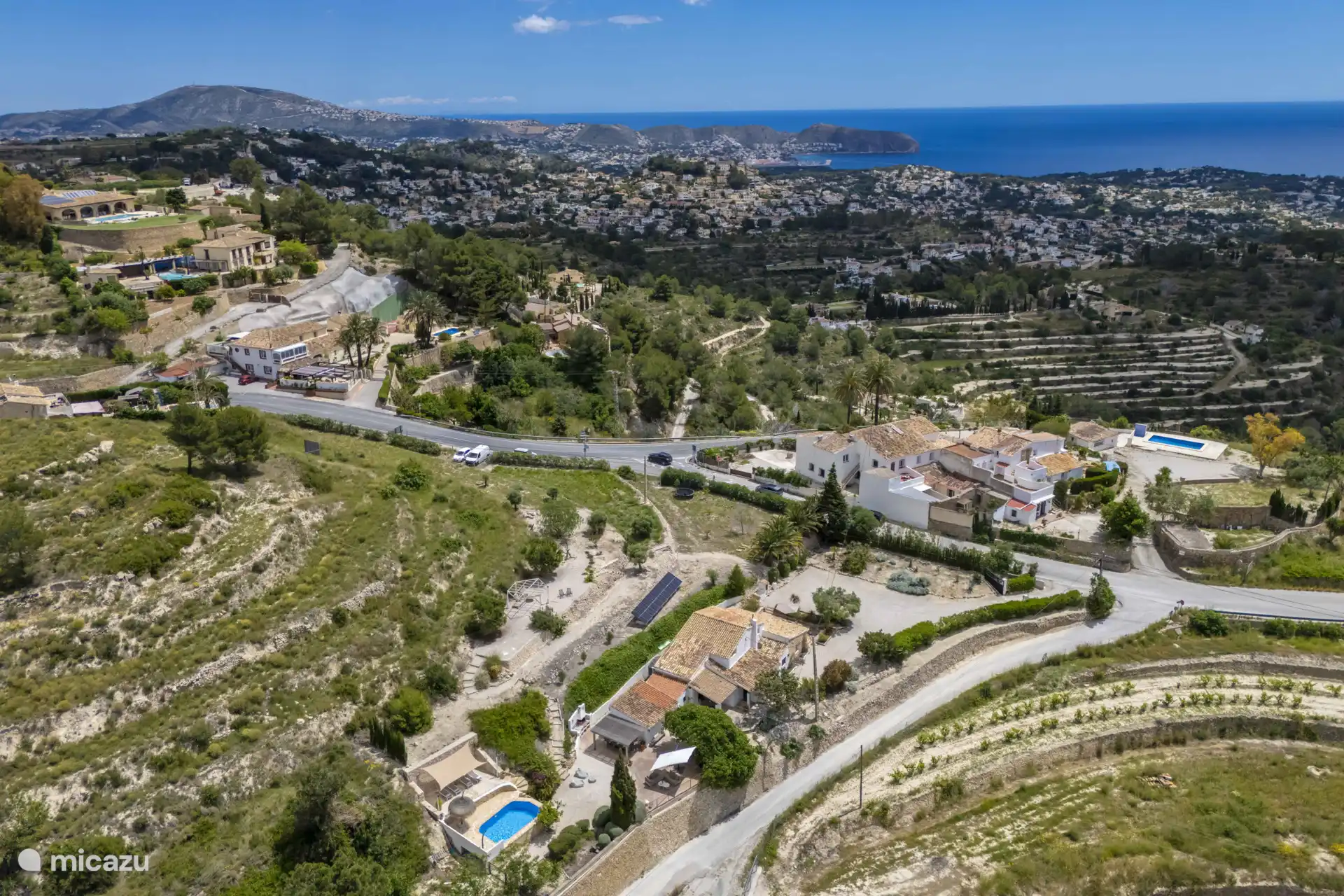 It is privately located in Benissa overlooking the valley.