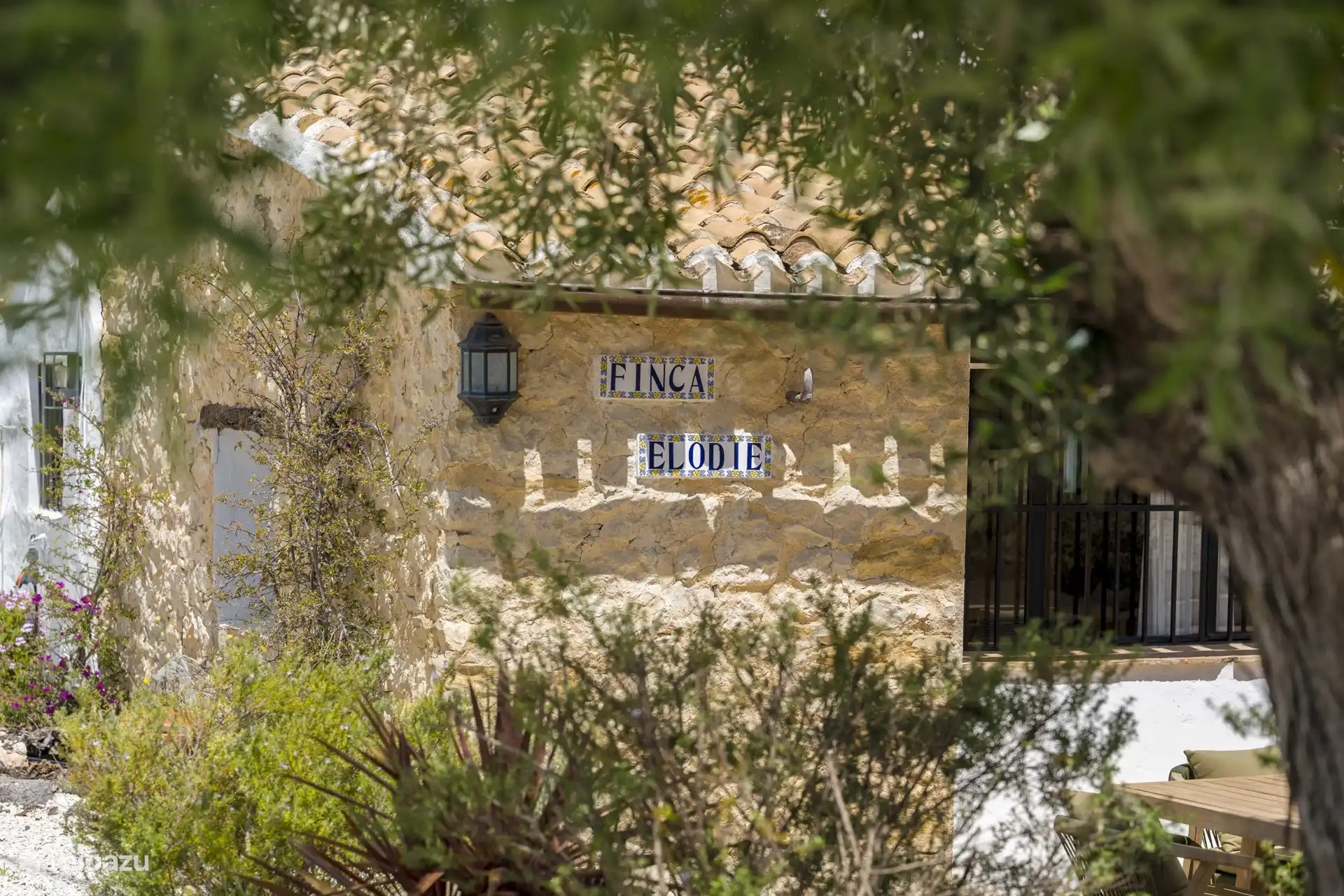 This is Finca Elodie.
