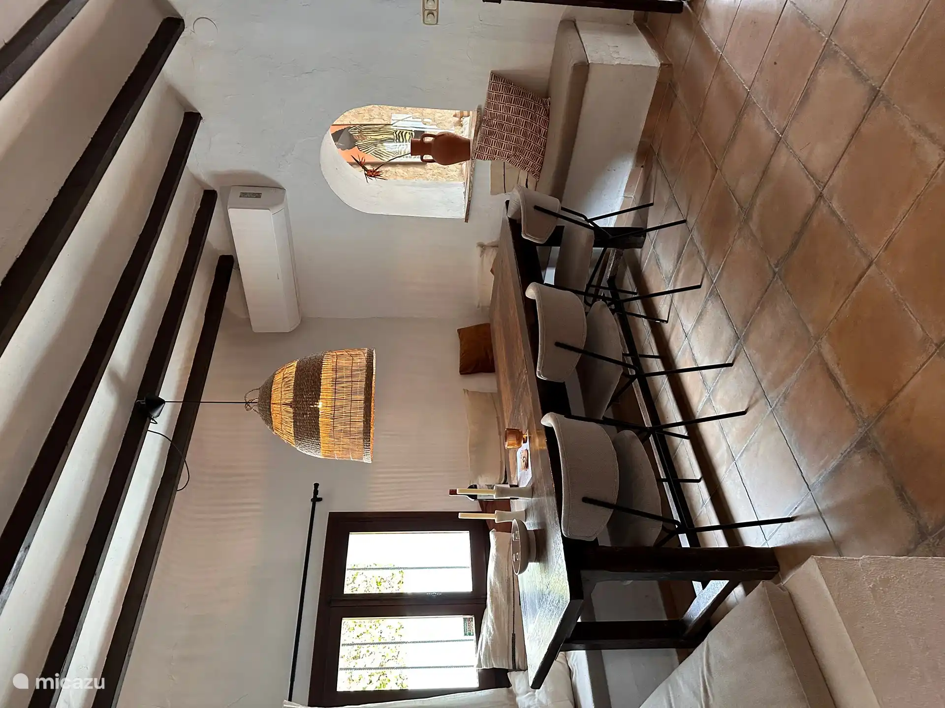 L’autre salon avec coin repas