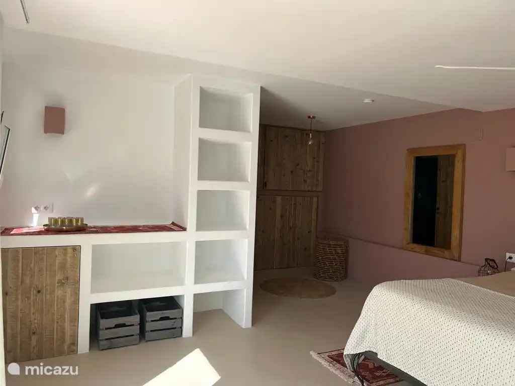 Dormitorio 3 / Estudio con cama doble.