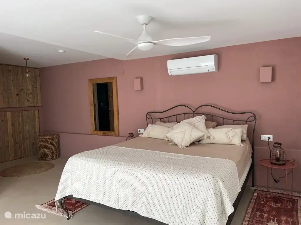 Dormitorio 3 / Estudio con cama doble.