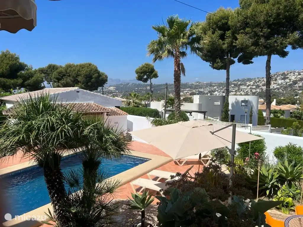 Vista desde el 1er piso en la piscina,