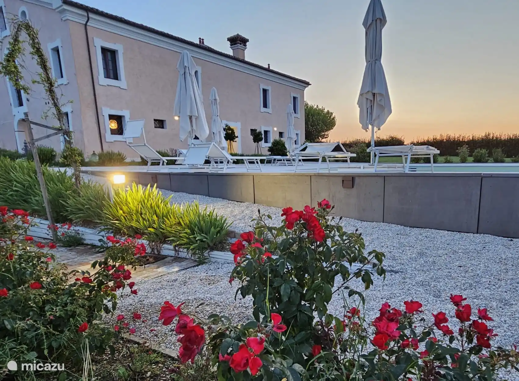 Unsere Villa verfügt über 6 schöne Ferienwohnungen und einen wunderschönen Swimmingpool