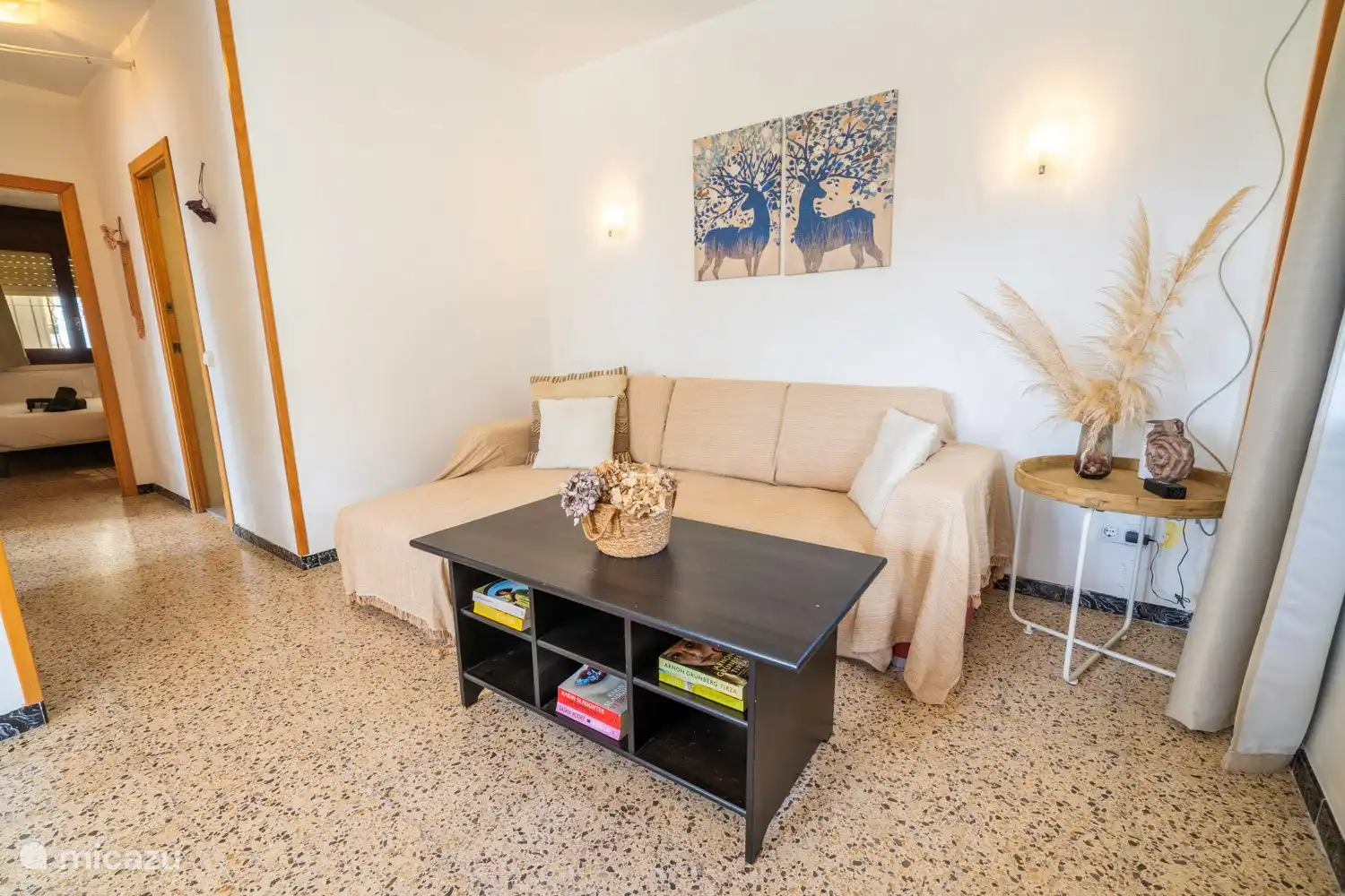 Dans l’appartement il y a une salle de bain, wc indépendant, buanderie et 3 chambres