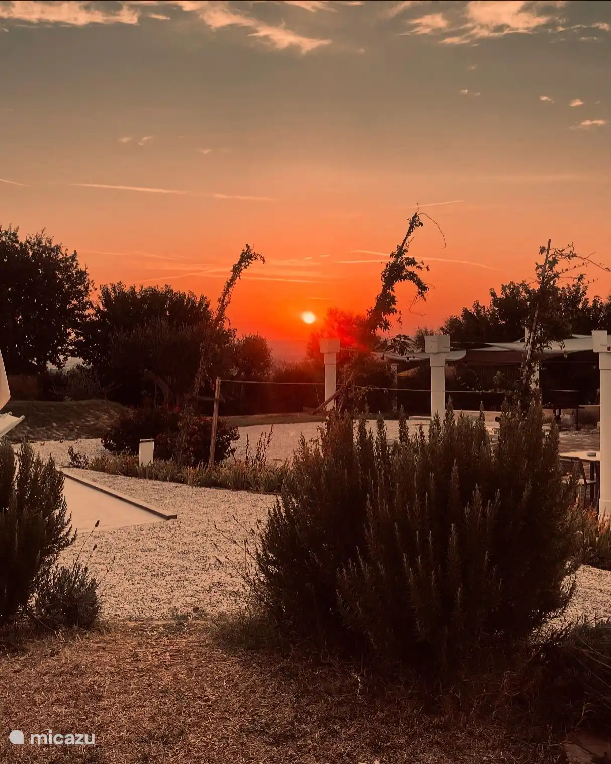 El amanecer tiene oro en la boca en Villa Montefiore