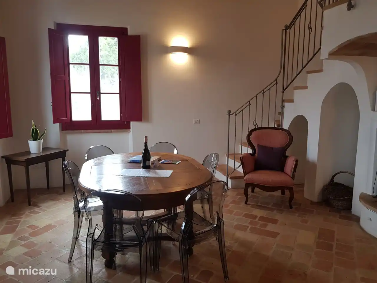 Melograno es el apartamento más grande en el primer y segundo piso de la villa.