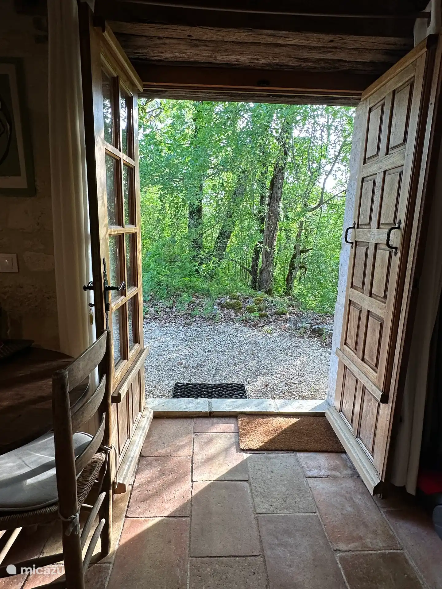 Gîte Laurier-rose : 
Porte extérieure
Porte d’Entrée