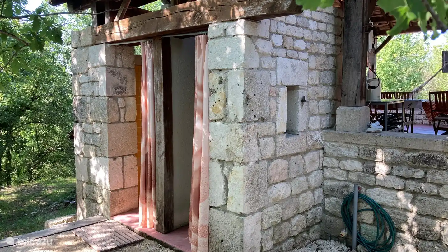 Bloc sanitaire supplémentaire à la Place Rouge.