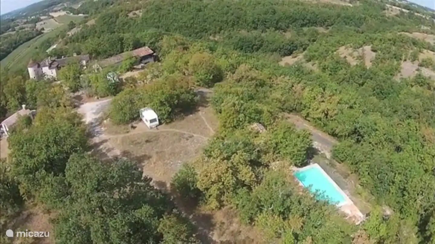 Placer la piscine par rapport aux bâtiments