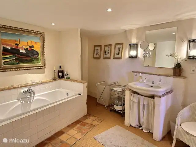 La Cour Verte | France, Vaucluse, Le Barroux - maison de vacances La salle de bain au deuxième étage