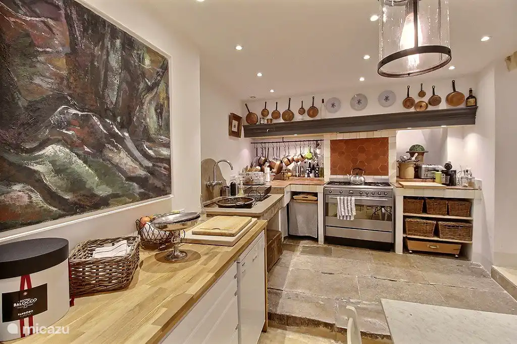 Die offene Küche im Erdgeschoss