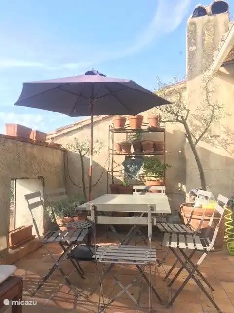 Gutes Essen auf der Terrasse