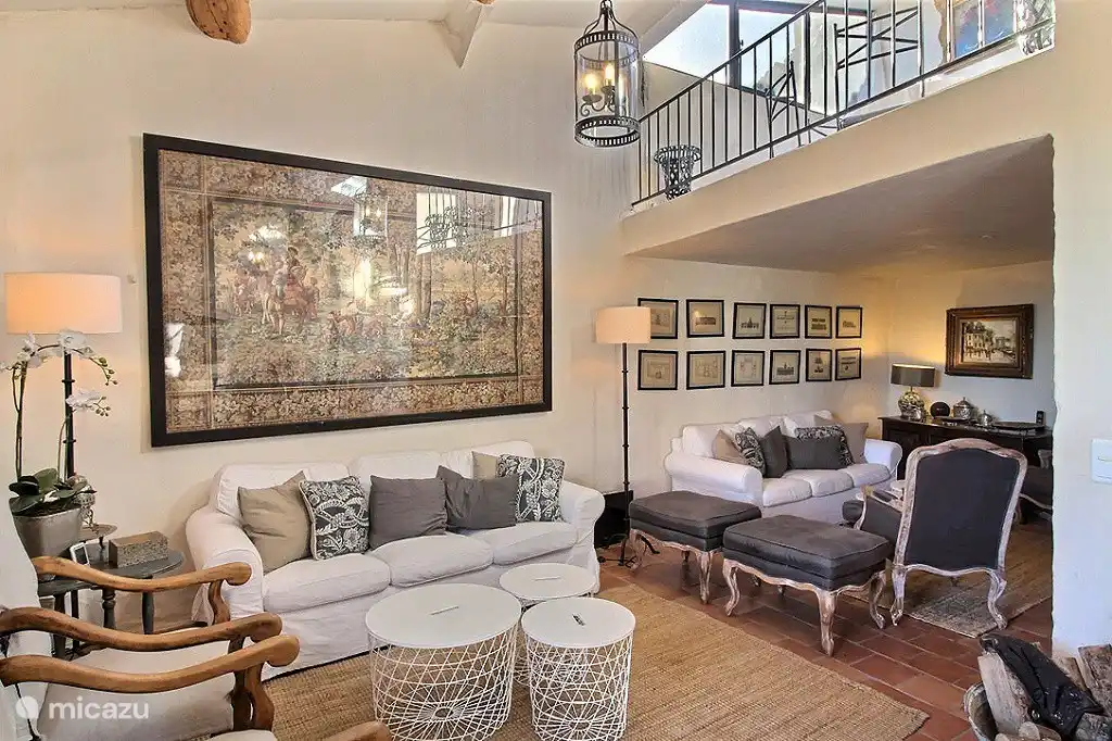 Das Wohnzimmer im zweiten Stock