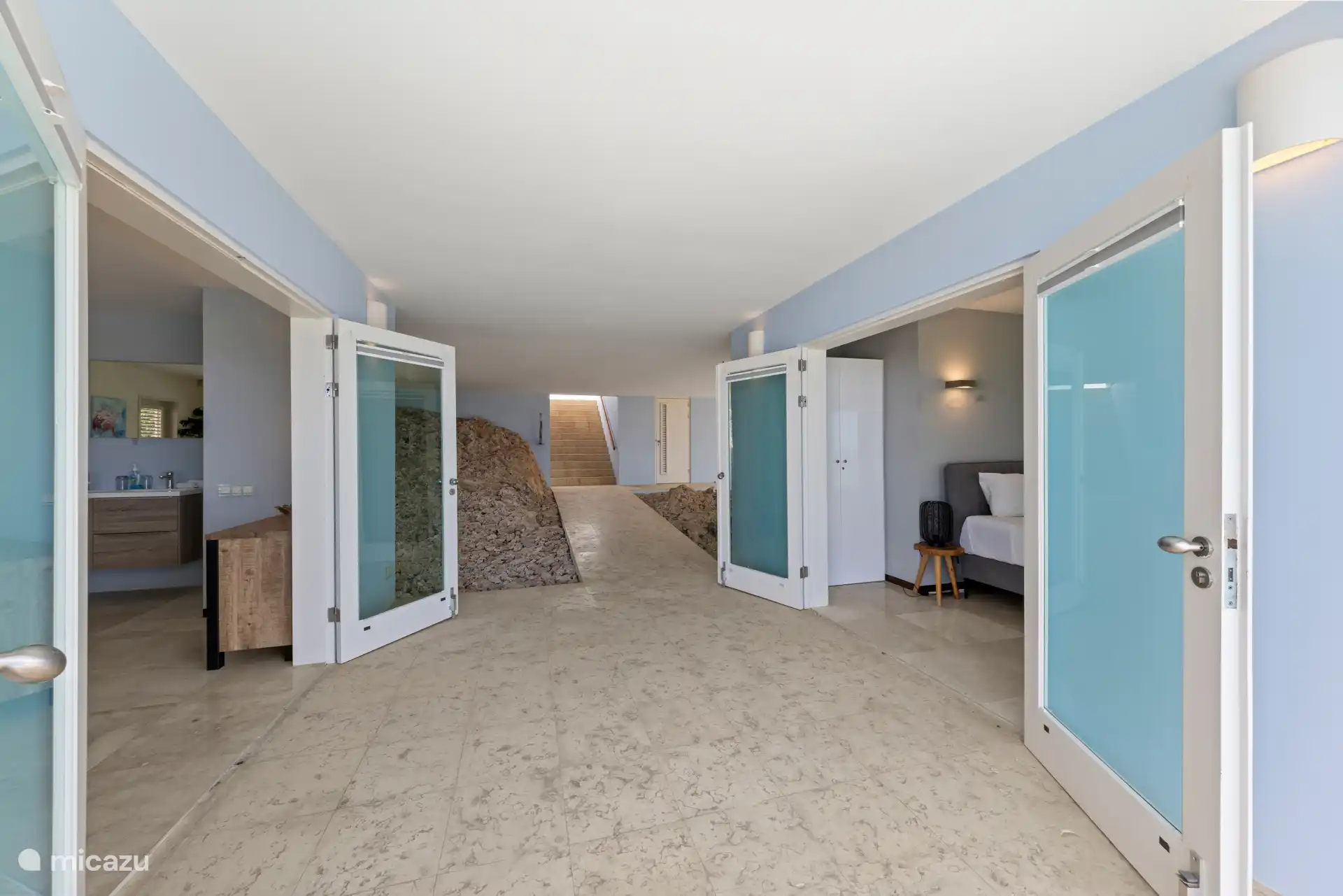 Die Schlafzimmer haben große Terrassentüren.