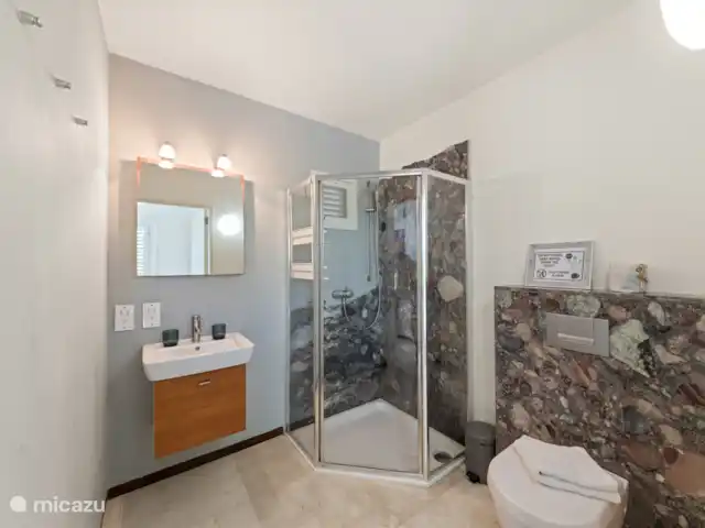 Villa Blue Oasis huren in Curaçao, Banda Abou (west), Coral Estate, Rif St.Marie - villa Gedeelde tweede badkamer.