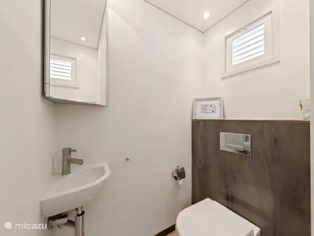 Villa Blue Oasis huren in Curaçao, Banda Abou (west), Coral Estate, Rif St.Marie - villa In de villa is ook een gastentoilet aanwezig.