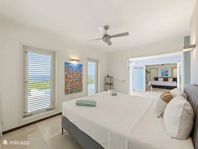Villa Blue Oasis huren in Curaçao, Banda Abou (west), Coral Estate, Rif St.Marie - villa Slaapkamer 3 gelegen op de begane grond, direct toegang tot zwembad.
