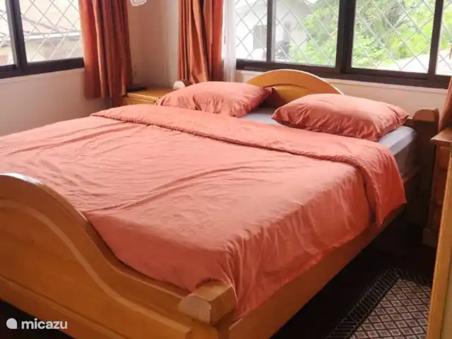 Location de Vacances Suriname, Paramaribo, Paramaribo, maison de vacances - Maison Mendes Appartement à l’étage. Chambre 1