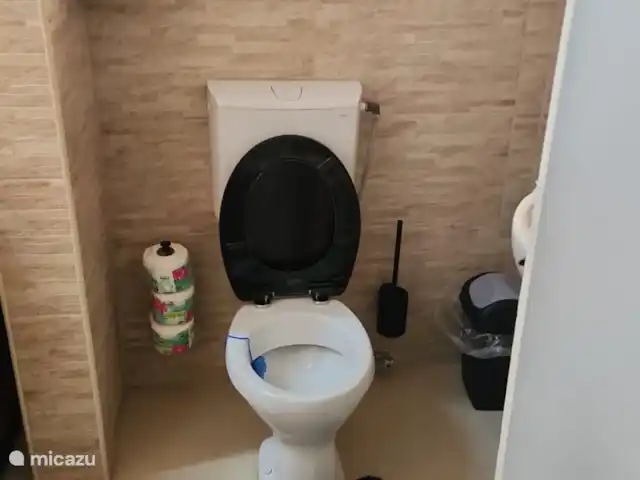 Location de Vacances Suriname, Paramaribo, Paramaribo, maison de vacances - Maison Mendes Appartement à l’étage. WC 2025