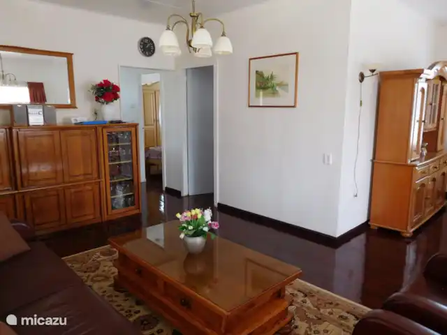Location de Vacances Suriname, Paramaribo, Paramaribo, maison de vacances - Maison Mendes Appartement à l’étage. Salon