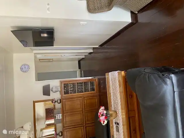 Salon avec écran plat 100x100cm en 2023