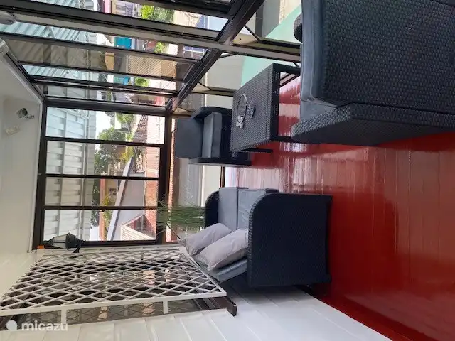 Salon aménagé dans l’autre coin en 2024