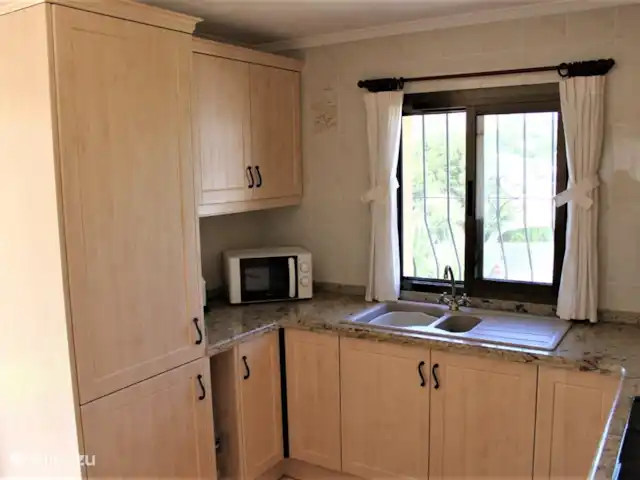 Location de Vacances Espagne, Costa Blanca, Moraira, villa - Villa Hélios Cuisine spacieuse avec toutes les commodités