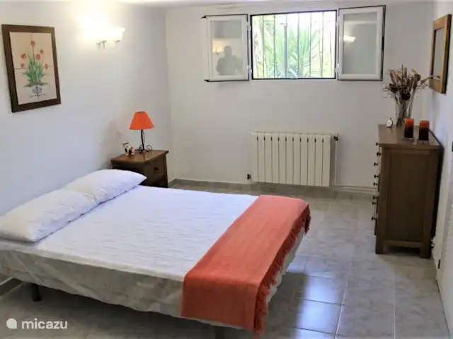 Location de Vacances Espagne, Costa Blanca, Moraira, villa - Villa Hélios Chambre 4 au sous-sol
Avec espace pour un lit bébé