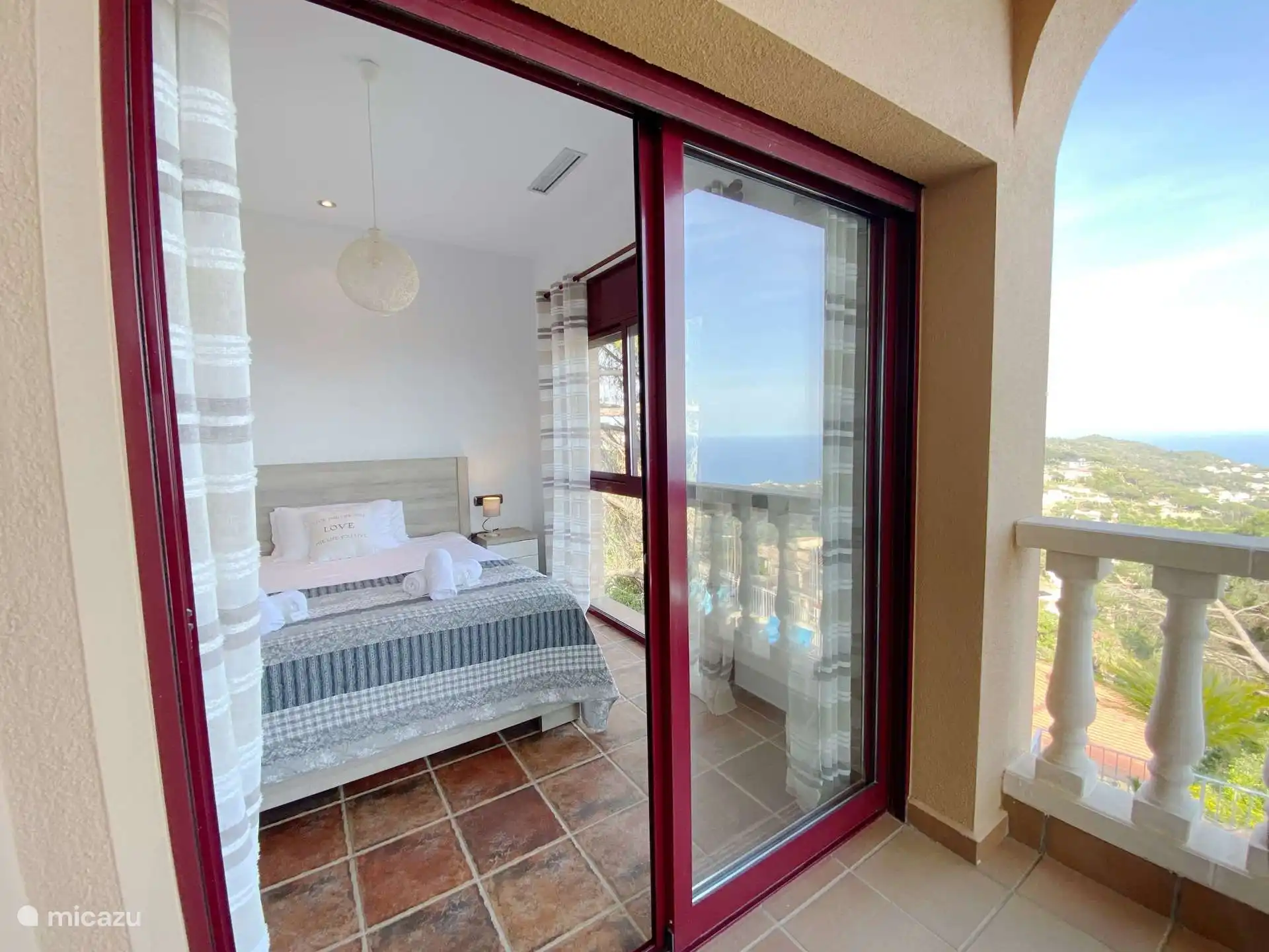 Le lit est très confortable, 1,60 x 2,00