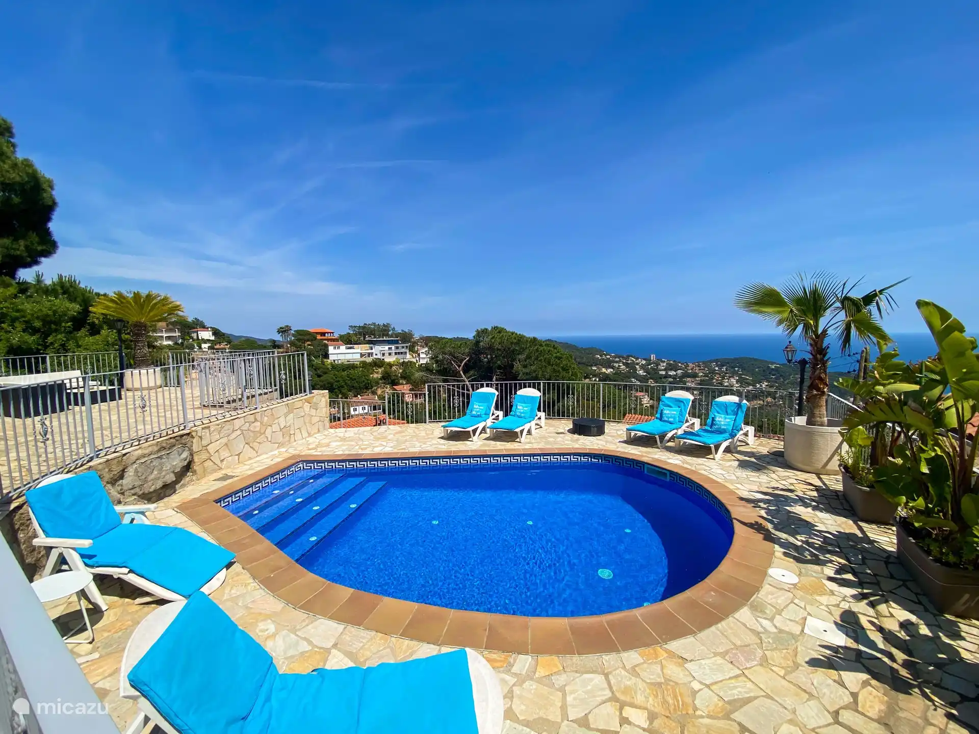 Belle piscine - eau salée