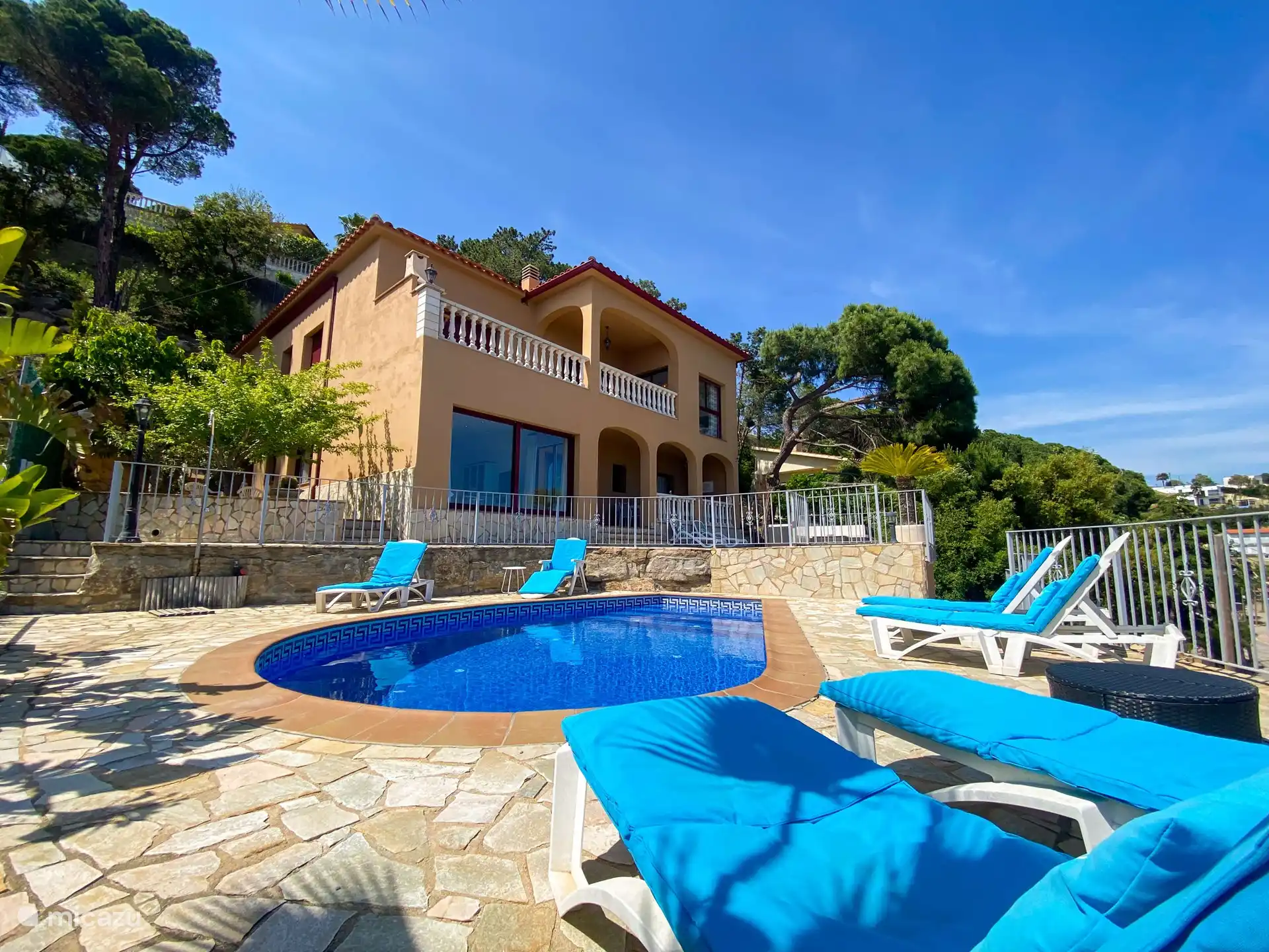 Détendez-vous ici sur l’un des lits de salon !