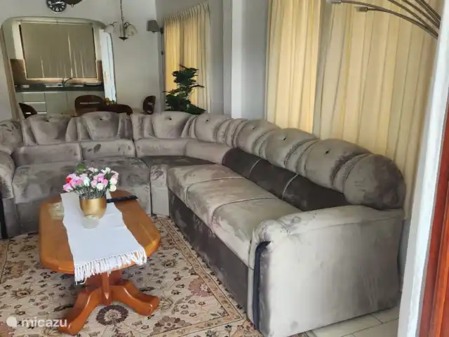 Location de Vacances Suriname, Paramaribo, Paramaribo, maison de vacances - Mendes House Appartement au rez-de-chaussée Nouveau canapé d’angle juillet 2024